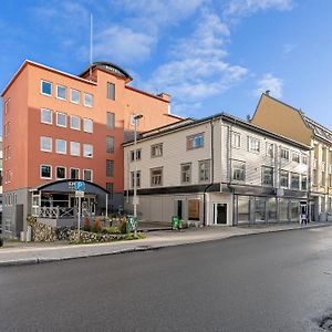 Enter Amalie Apartment Hotel